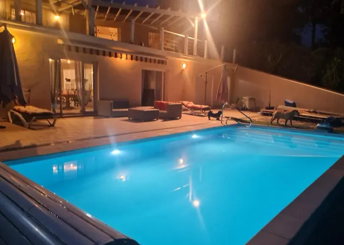 Vakantiehuis A Caz Beautiful 400 M2 Vacation With Pool Pimbo