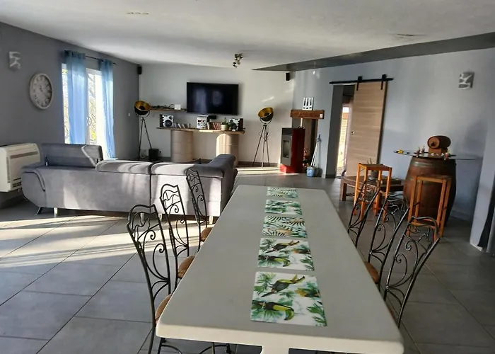 A Caz Beautiful 400 M2 Vacation With Pool